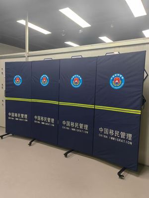 可折叠围挡